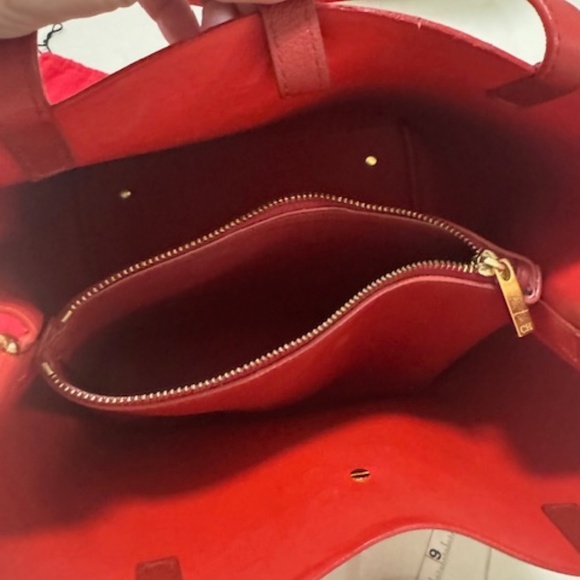 Genuine RED Carolina Herrera Matryoshka Locked M – Medium Handbag - Picture 7 of 13